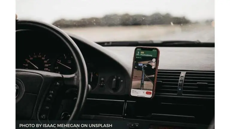 google maps not showing my location