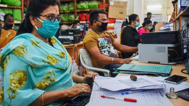 Fact Check: Is the Centre planning to sack over 5 lakh government employees? Fact Check