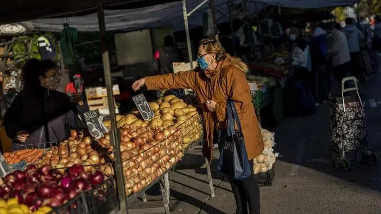 Europe eyes new restrictions as virus cases hit record high