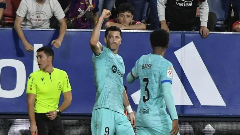 Robert Lewandowski scores late penalty in Barcelona’s 2-1 win at Osasuna in La Liga Robert Lewandowski scores late penalty in Barcelona’s 2-1 win at Osasuna in La Liga