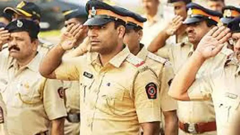 54 Maharashtra police personnel awarded President medals POLICE