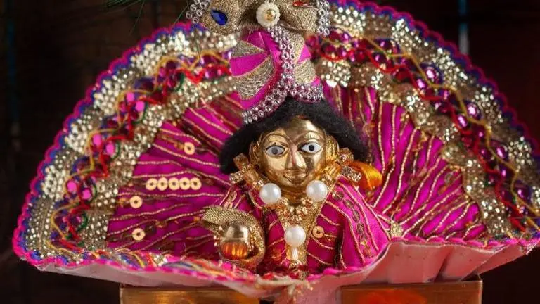 Janmashtami 2023: 5 jhula, jhaki DIY decoration ideas for festival Janmashtami 2023