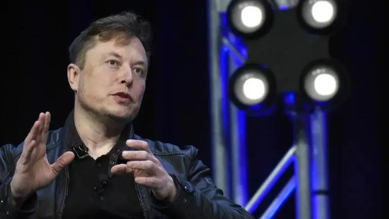 Elon Musk defends his tweets about taking Tesla private Elon Musk defends his tweets about taking Tesla private