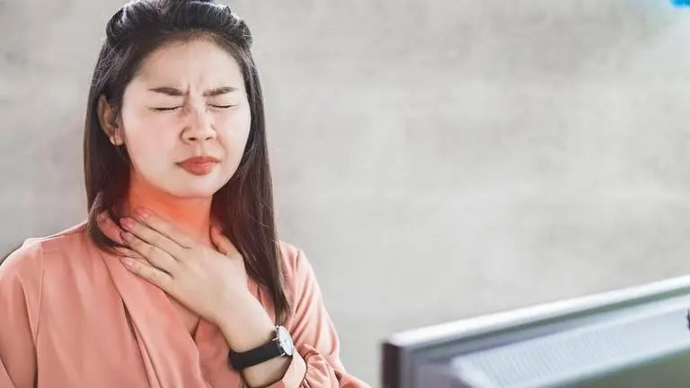 Burning throat: Causes, symptoms, effective home remedies, expert tips Burning throat