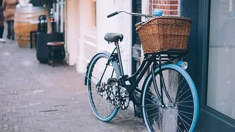 Bikes emerge as a post-lockdown transport option in Mexico City