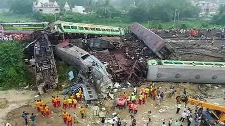 Red Volunteers reach out to injured people in Bengal's Paschim Medinipur