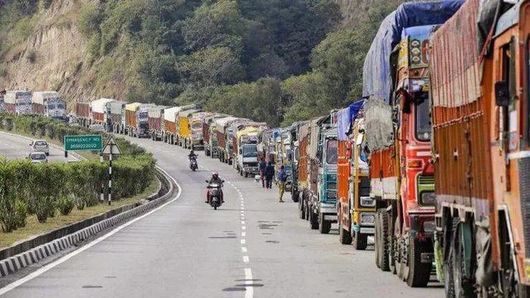 Jammu-Srinagar national highway closed for repair work Jammu-Srinagar national highway
