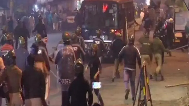JNU violence: Clash breaks out between Jadavpur University students, police in Kolkata Jadavpur