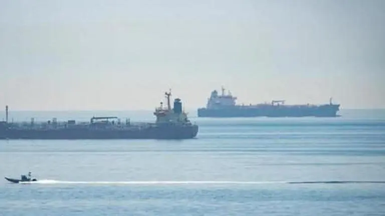 Venezuelan workers welcome Iranian tanker