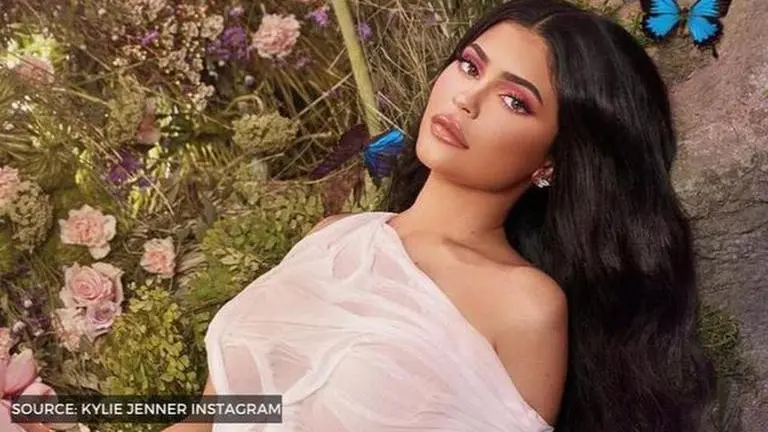 Kylie Jenner named Forbes' youngest billionaire for second time in a row kylie jenner