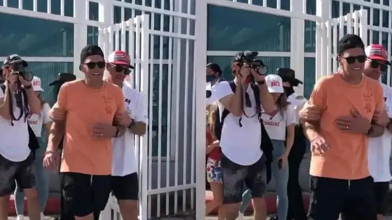 Tom Brady tweets 'Nothing to See Here' as his drunk video at Super Bowl parade goes viral tom brady