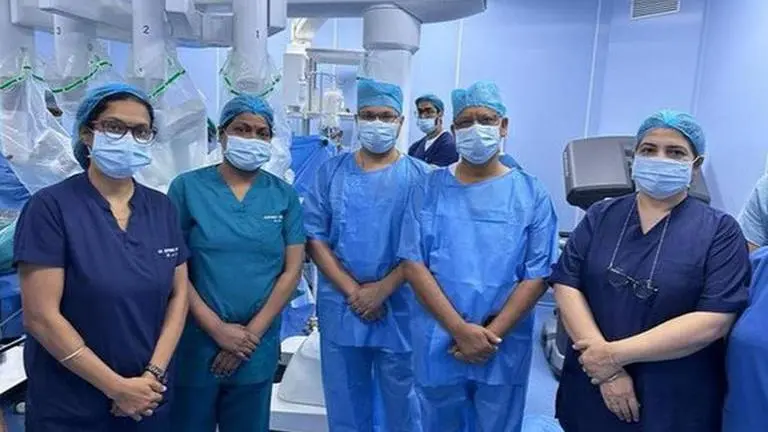 World record: Delhi's Safdarjung hosp performs 200th surgery with robotics, 3D Lap Webcast Safdarjung Hospital performs 200th surgery using robotics, 3D Lap Webcast