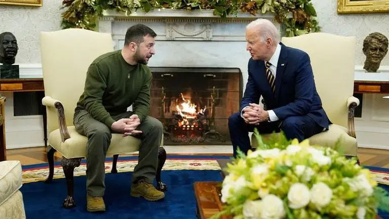 Ukraine president Zelenskyy back in Kyiv after US visit, Russia keeps up attacks Ukraine