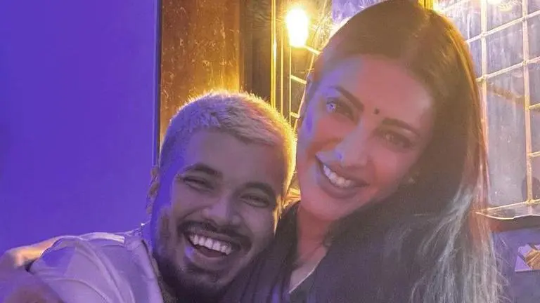 Shruti Haasan gives befitting reply to a user who asked her about 'number of breakups' Shruti Haasan, Shruti Haasan boyfriend, Shruti Haasan breakups, shruti Haasan relationship