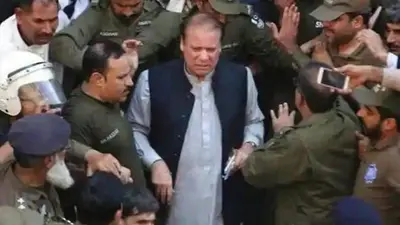 Zardari, Gilani indicted; Nawaz a 'proclaimed offender' as Pak cracks down on ex-PMs, Prez Pakistan