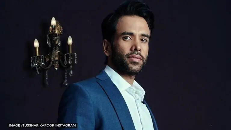 Tusshar Kapoor shares throwback pic on Insta; asks fans to guess the film it is from tusshar kapoor