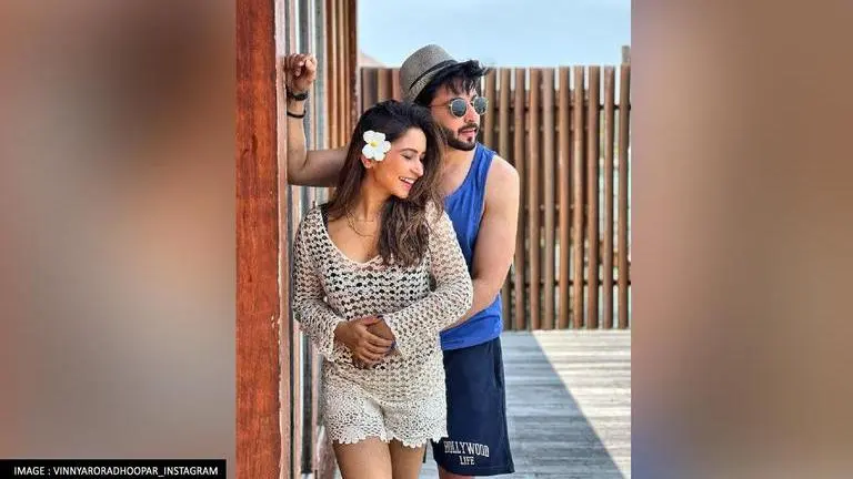 'Kundali Bhagya' fame Dheeraj Dhoopar & wife Vinny Arora announce pregnancy; See post kundali bhagya