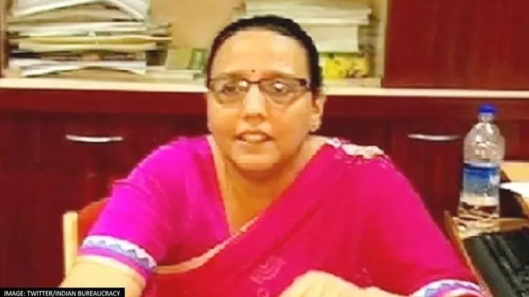 Nidhi Chibber appointed as CBSE chairperson cbse