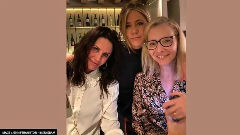 Lisa Kudrow's birthday: 'Friends' co-stars Jennifer Aniston, Courteney post amusing wishes Lisa Kudrow