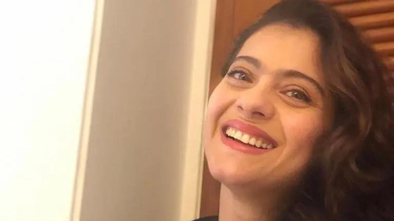 Kajol flaunts love for saree picture, says 'pics that say more than obvious possibilities'