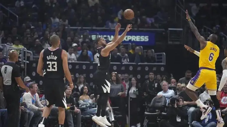 Phoenix Suns take on the Los Angeles Lakers, seek 8th straight victory Phoenix Suns take on the Los Angeles Lakers, seek 8th straight victory