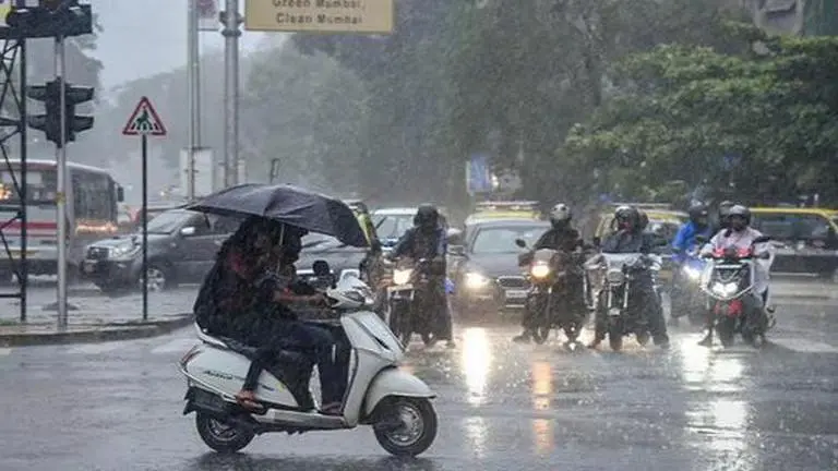 'Yellow’ alert in Mumbai issued by IMD; Rains lash after week-long lull
