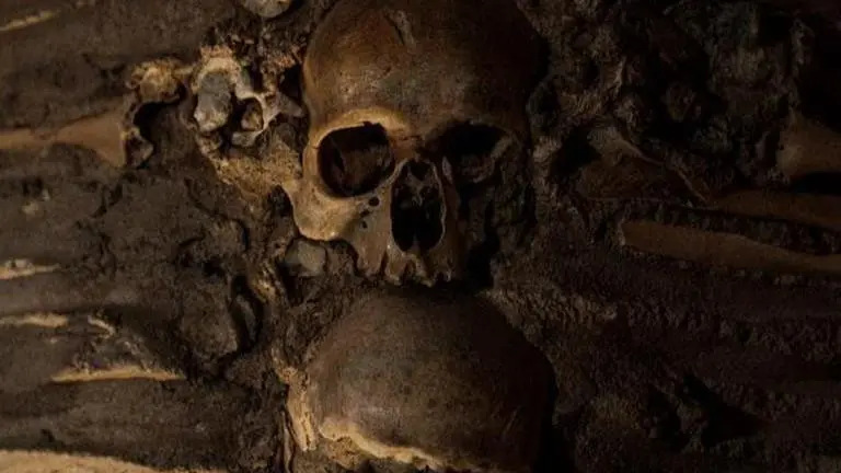 Skeleton remains of man and his slave unearthed from ashes at Pompeii Skeleton remains of man and his slave unearthed from ashes at Pompeii