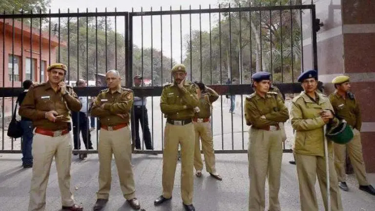 Delhi police ropes in clerics, religious leaders to keep people indoors during Shab-e-Barat