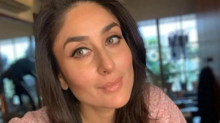 Kareena Kapoor Khan flaunts pink lips in selfie, fans call her 'gorgeous as always' Kareena Kapoor Khan