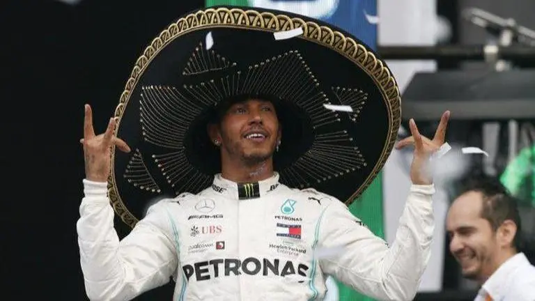 Lewis Hamilton ready to stick with 'dream team' Mercedes Lewis Hamilton