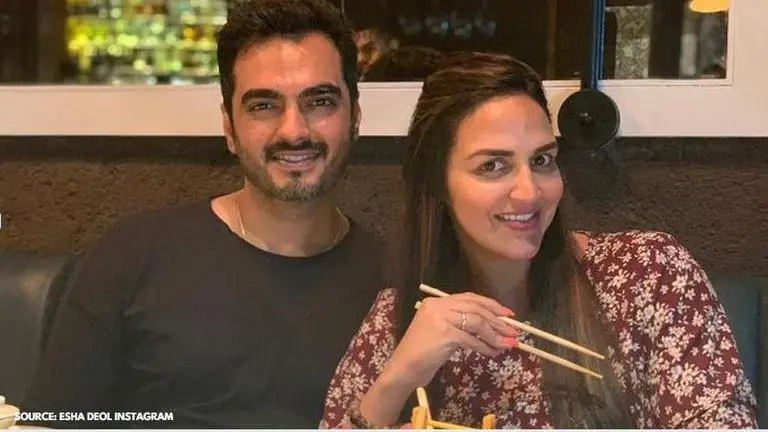 Esha Deol shares old pic with 'then BF' & 'now hubby' Bharat Takhtani; says 'We're family' Esha Deol