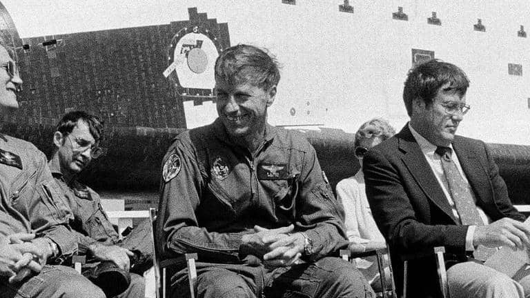 Today in History: JAN 28, Space Shuttle Challenger explodes | Republic ...