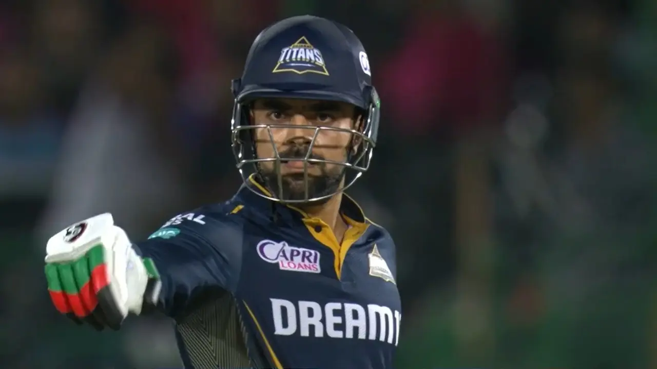 'THIS is WHY he is such a wanted player': Sunil Gavaskar explains what makes Rashid Khan so special Rashid Khan