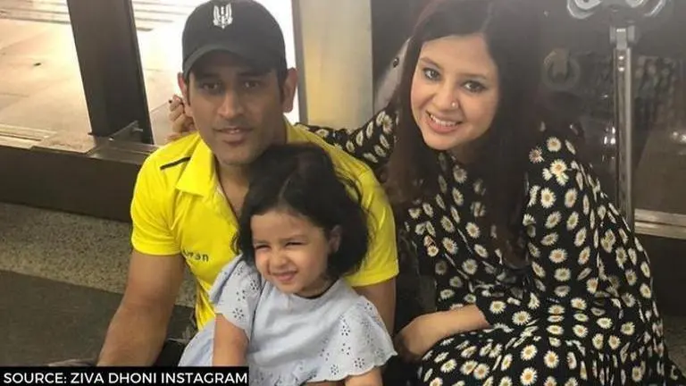MS Dhoni displays new photography talent, captures wife and daughter in adorable pic MS Dhoni