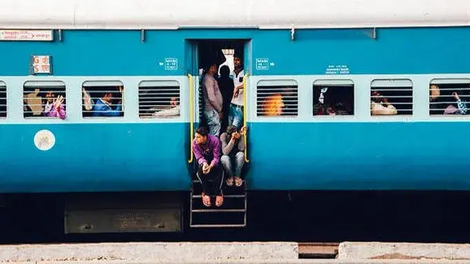 Bada Kazual Hain: Railways post meme on 'Train me baithne ka tarika' to encourage responsible Yatri Indian Railways Post Meme