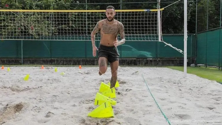 Neymar shows off strong physique amid lockdown as PSG warn of big financial problems Neymar