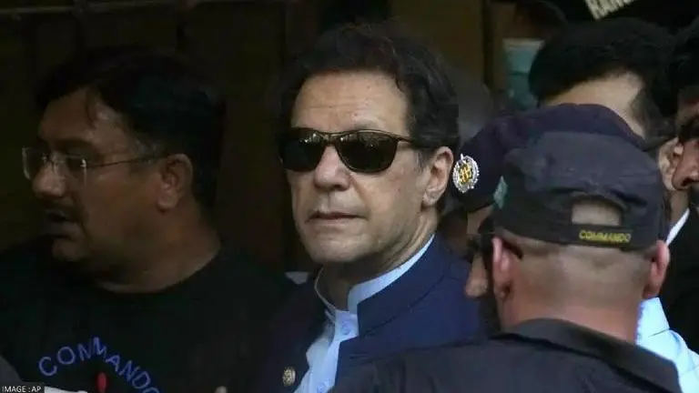 Imran Khan says 'thanks' after Pakistan government puts him on 'no-fly' list Imran Khan