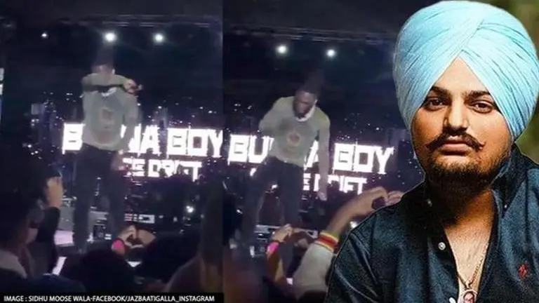 Nigerian popstar Burna Boy performs Sidhu Moosewala's signature step, breaks down at gig Sidhu Moosewala, burna boy