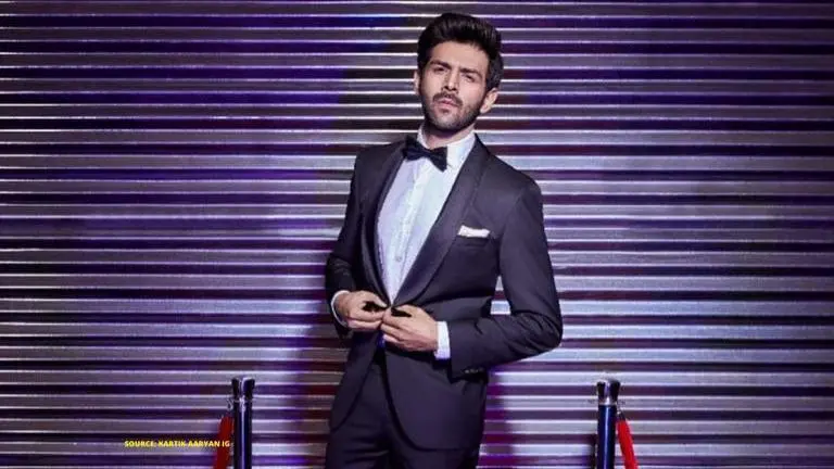 Kartik Aaryan recreates Hrithik Roshan's 'Koi Mil Gaya' scene with sister; watch video Kartik Aaryan