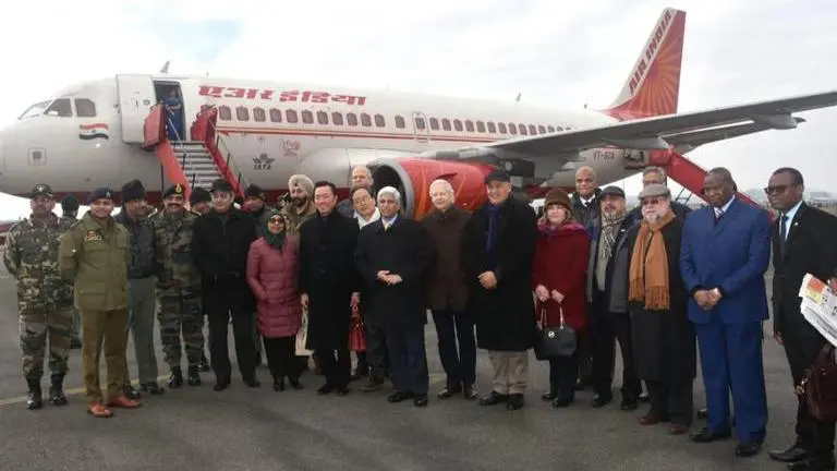 Opposition parties slam govt over 'guided tour' of envoys to J&K J&K