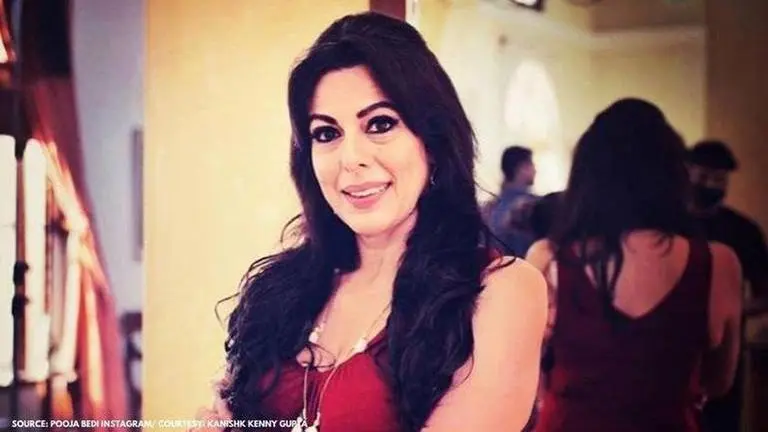 Pooja Bedi remembers time when jokes were not offensive, see tweet Pooja Bedi