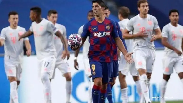 Luis Suarez 'very upset' with Barcelona after being axed through a minute-long phone call Luis Suarez