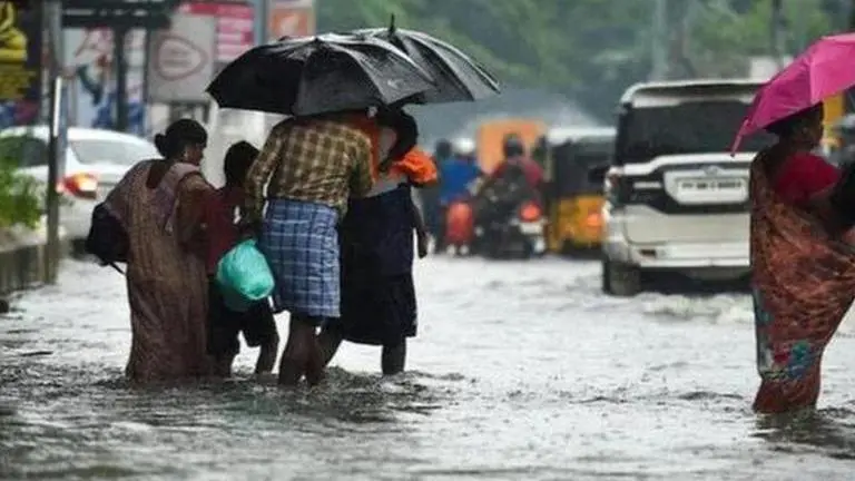 IMD predicts heavy rainfall in Tamil Nadu, Puducherry & Karaikal today IMD