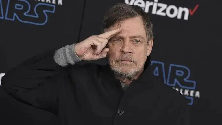 “Attention. Air raid alert,” American actor Mark Hamill lends Star Wars voice to Ukraine air-raid app