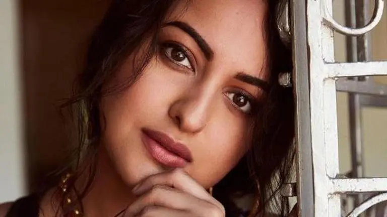 'Fighting the Monday blues': Sonakshi Sinha shares stunning photo sonakshi sinha