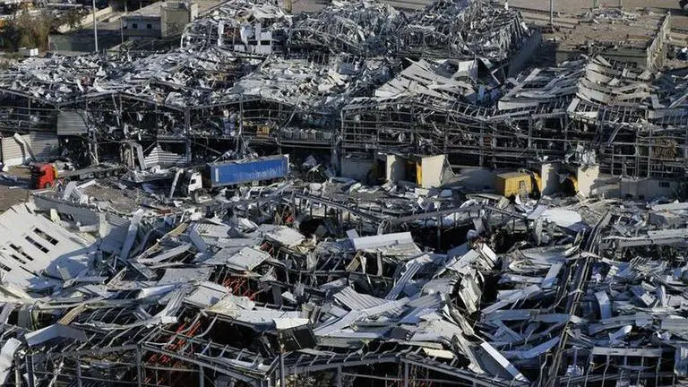 French ship with 100 tons of aid docks in Beirut French ship with 100 tons of aid docks in Beirut