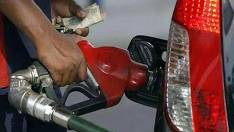 Diesel crosses Rs 80-mark in Delhi after 19th consecutive price hike