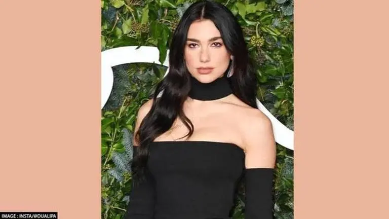 Dua Lipa 'shocked' after unauthorized fireworks go off during Toronto gig; 'Deeply sorry' Dua Lipa