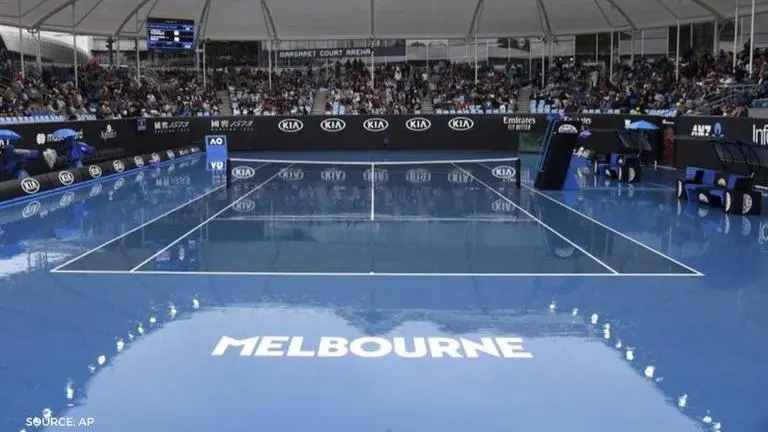 Australian Open 2021 in trouble: fans' fears worsen after worker tests COVID-19 positive Australian Open 2021