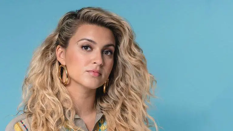 Tori kelly